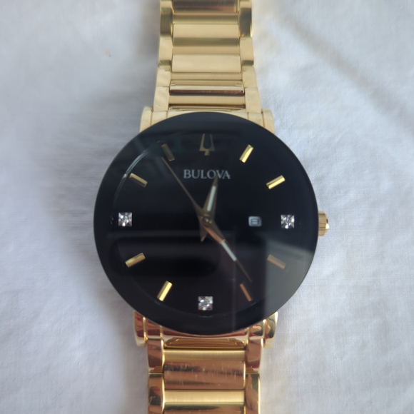 Bulova Futura MODERN Men's Watch MODEL 97D116 Gold Stainless Steel - Picture 1 of 12